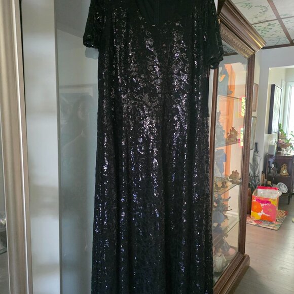 Sequin Maxi Dress - Picture 2 of 8